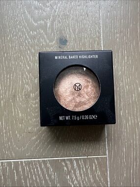 Il Makiage Mineral Baked Highlighter - Royals